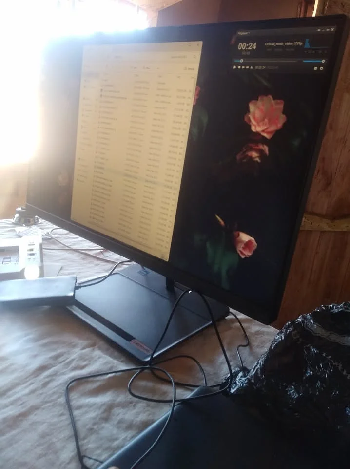 Lenovo ThinkCentre All-in-One PC – 22” Monitor – Working Condition — image 3