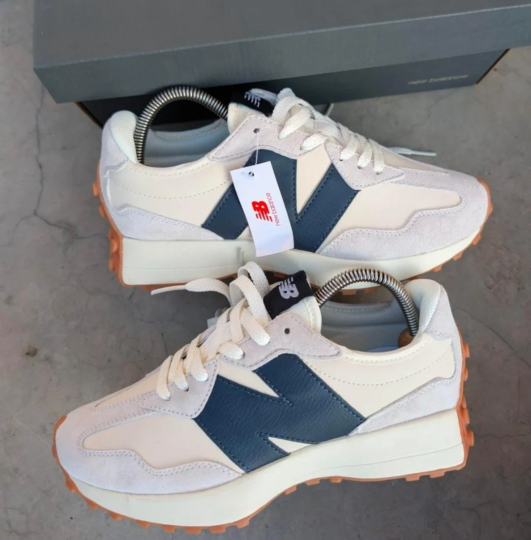 Shoes — image 2