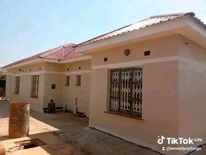HOUSE FOR SALE (+265989849411), image 2
